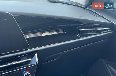 Внедорожник / Кроссовер Kia Niro 2022 в 