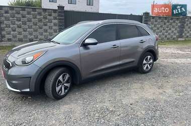 Внедорожник / Кроссовер Kia Niro 2017 в 