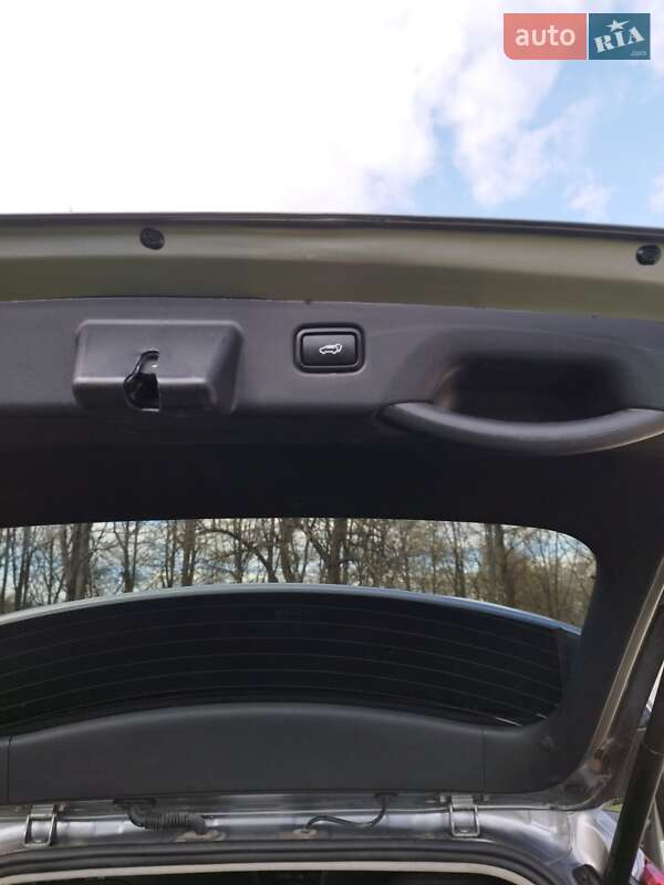 Позашляховик / Кросовер Kia Niro 2023 в Долині