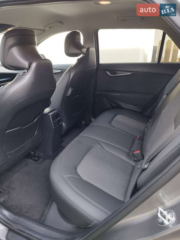 Позашляховик / Кросовер Kia Niro 2023 в Долині