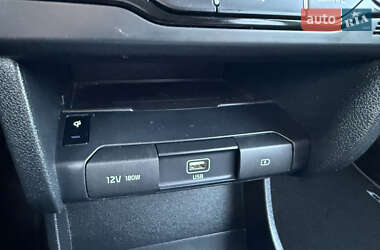 Внедорожник / Кроссовер Kia Niro 2019 в 