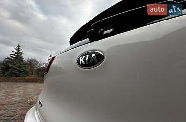 Внедорожник / Кроссовер Kia Niro 2019 в 