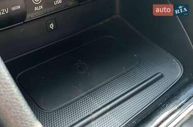Внедорожник / Кроссовер Kia Niro 2016 в 