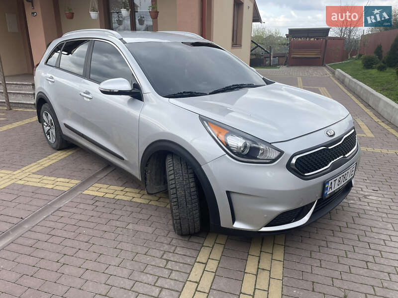 Внедорожник / Кроссовер Kia Niro 2017 в Отынии