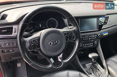 Внедорожник / Кроссовер Kia Niro 2017 в 