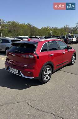 Внедорожник / Кроссовер Kia Niro 2017 в 