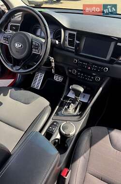 Внедорожник / Кроссовер Kia Niro 2017 в 