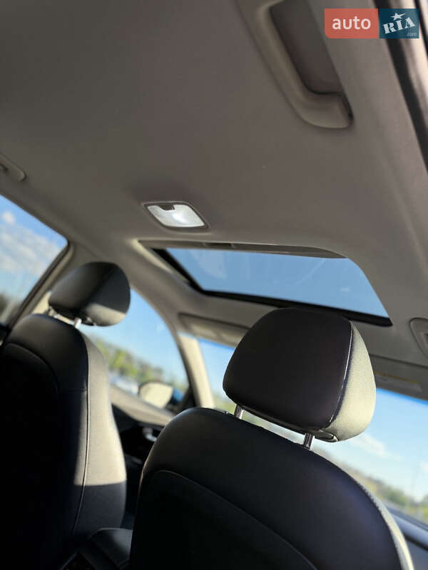 Внедорожник / Кроссовер Kia Niro 2017 в Киеве