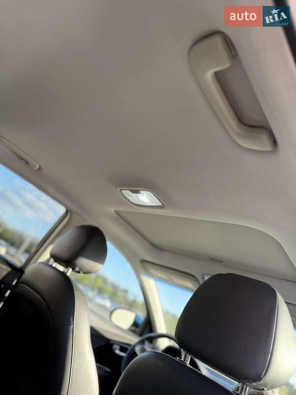 Внедорожник / Кроссовер Kia Niro 2017 в Киеве