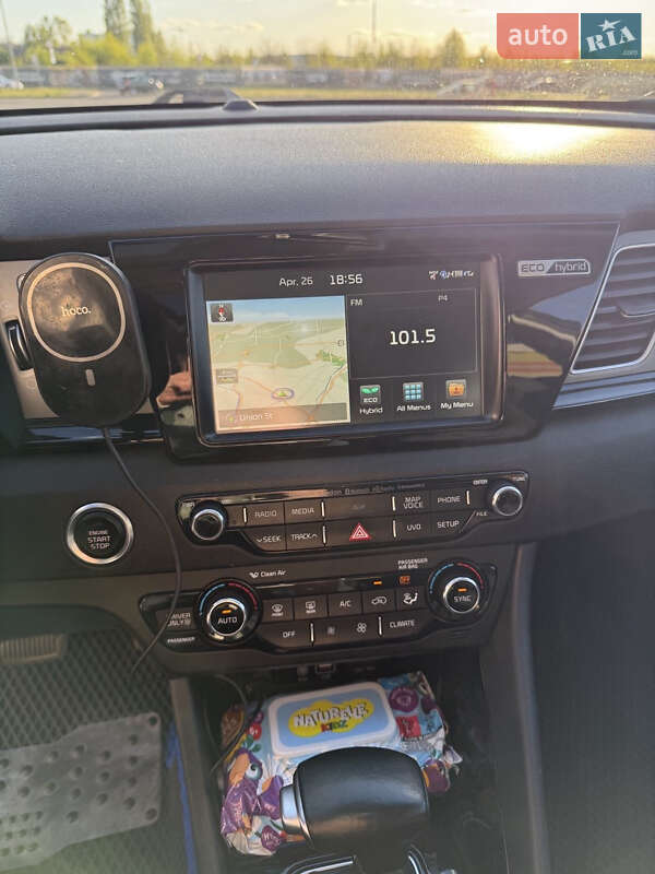 Внедорожник / Кроссовер Kia Niro 2017 в Киеве