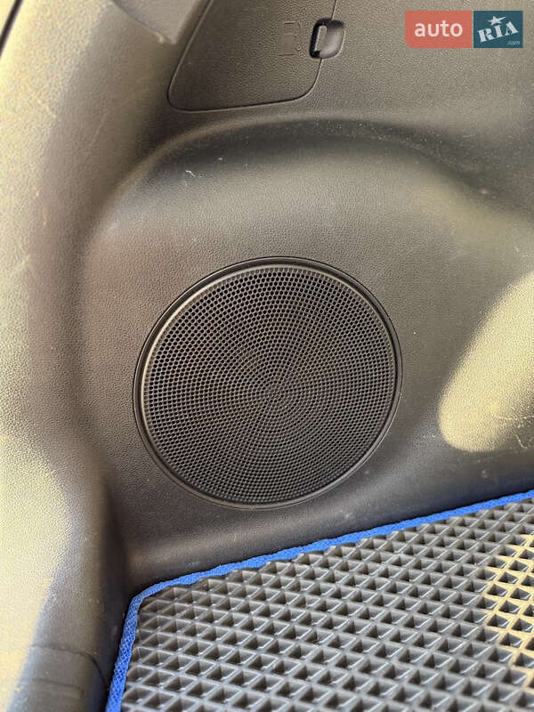 Внедорожник / Кроссовер Kia Niro 2017 в Киеве