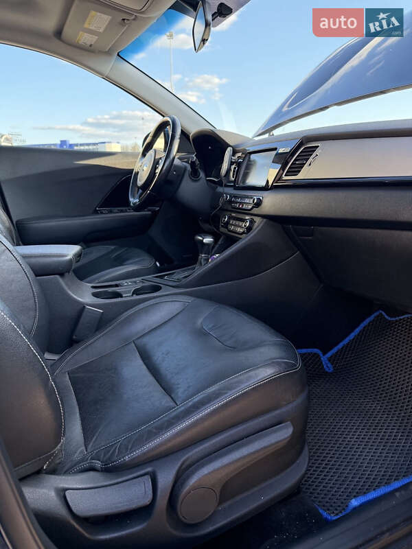 Внедорожник / Кроссовер Kia Niro 2017 в Киеве