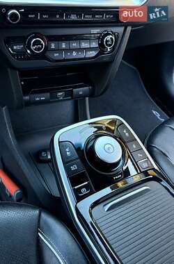 Позашляховик / Кросовер Kia Niro 2021 в 