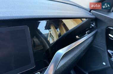 Позашляховик / Кросовер Kia Niro 2021 в 