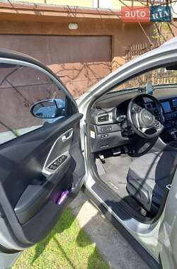 Внедорожник / Кроссовер Kia Niro 2017 в 