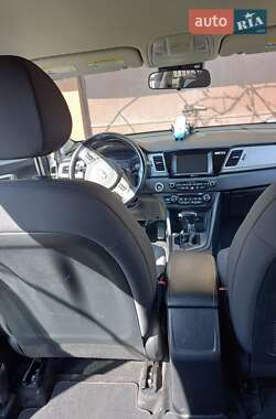 Внедорожник / Кроссовер Kia Niro 2017 в 