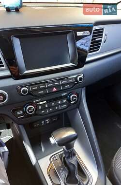 Внедорожник / Кроссовер Kia Niro 2017 в 