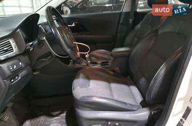 Внедорожник / Кроссовер Kia Niro 2017 в 