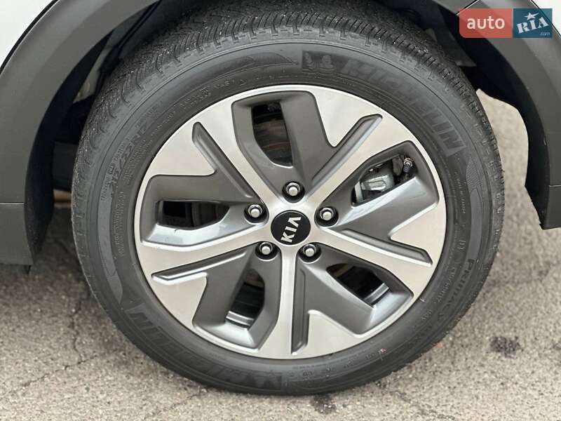Позашляховик / Кросовер Kia Niro 2019 в Кривому Розі
