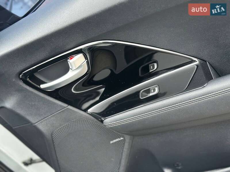 Позашляховик / Кросовер Kia Niro 2019 в Кривому Розі