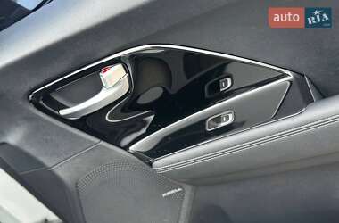Позашляховик / Кросовер Kia Niro 2019 в 