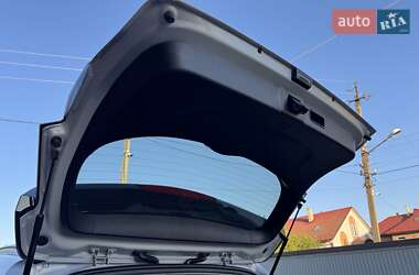 Позашляховик / Кросовер Kia Niro 2020 в 