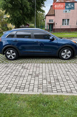 Внедорожник / Кроссовер Kia Niro 2016 в 