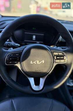Внедорожник / Кроссовер Kia Niro 2022 в 