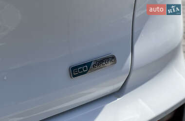 Позашляховик / Кросовер Kia Niro 2019 в 