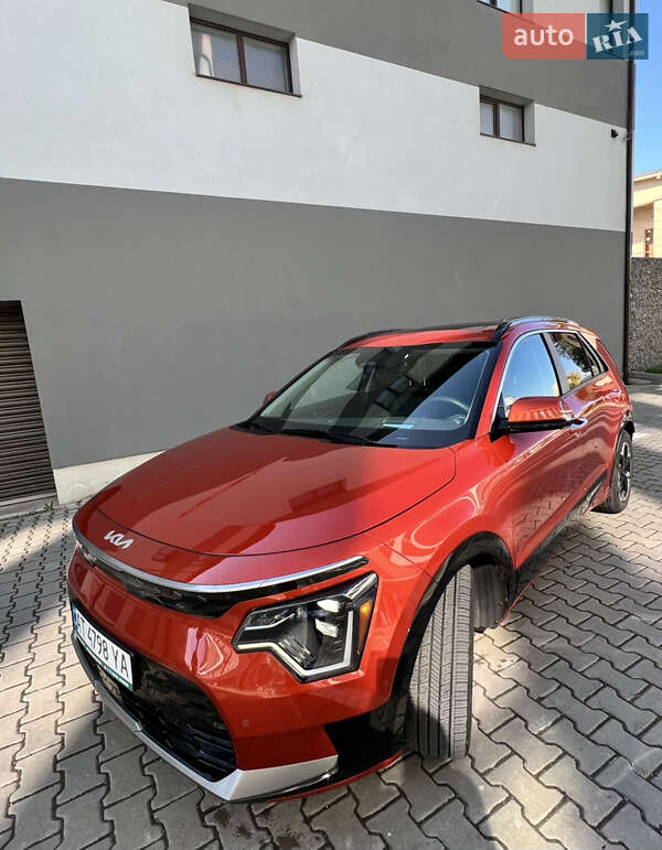 Позашляховик / Кросовер Kia Niro 2023 в Івано-Франківську