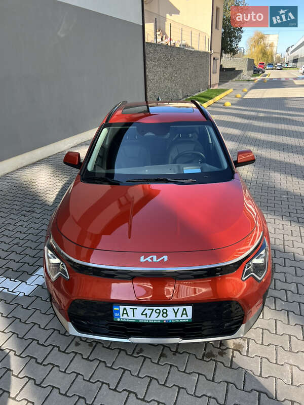 Позашляховик / Кросовер Kia Niro 2023 в Івано-Франківську