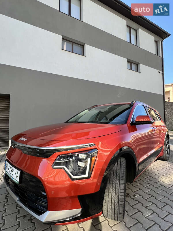 Позашляховик / Кросовер Kia Niro 2023 в Івано-Франківську