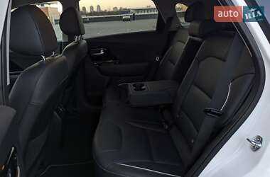 Позашляховик / Кросовер Kia Niro 2020 в 