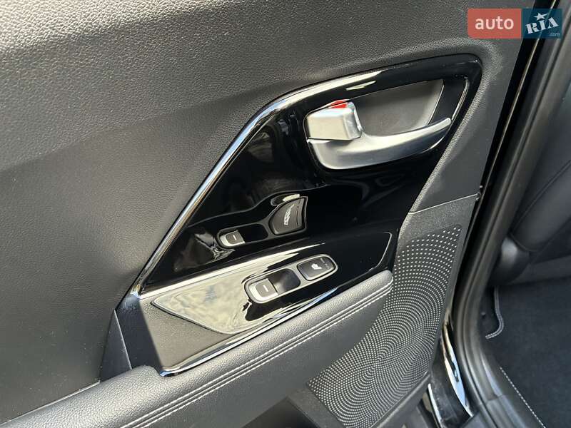 Внедорожник / Кроссовер Kia Niro 2020 в Киеве