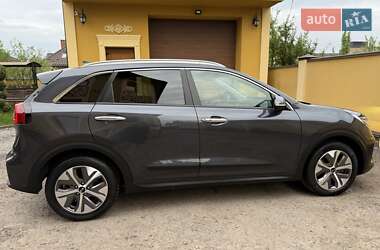 Позашляховик / Кросовер Kia Niro 2020 в 