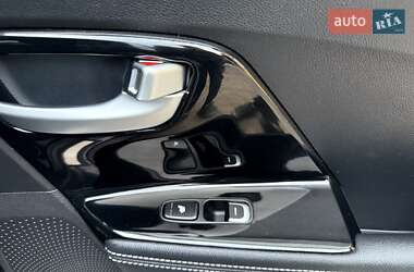 Позашляховик / Кросовер Kia Niro 2020 в 