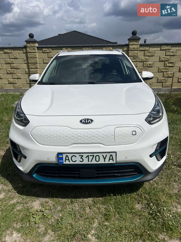 Внедорожник / Кроссовер Kia Niro 2018 в 