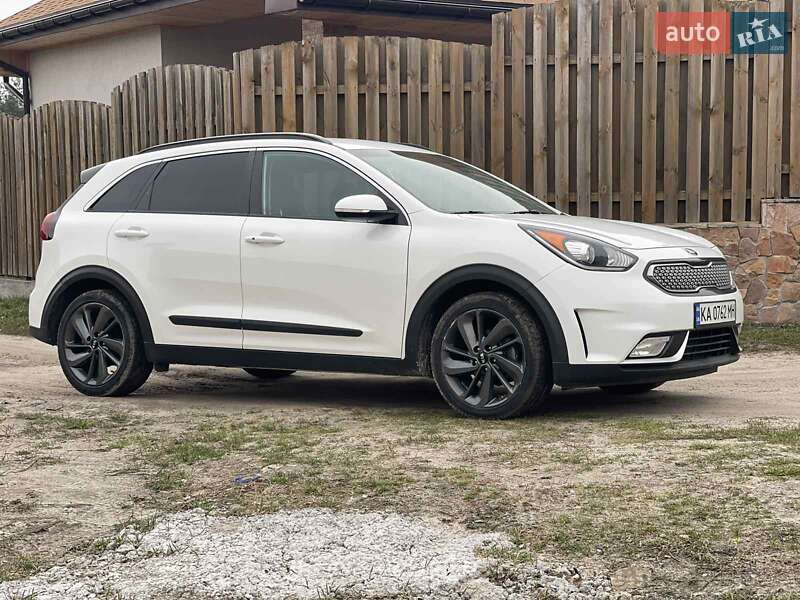 Позашляховик / Кросовер Kia Niro 2017 в 