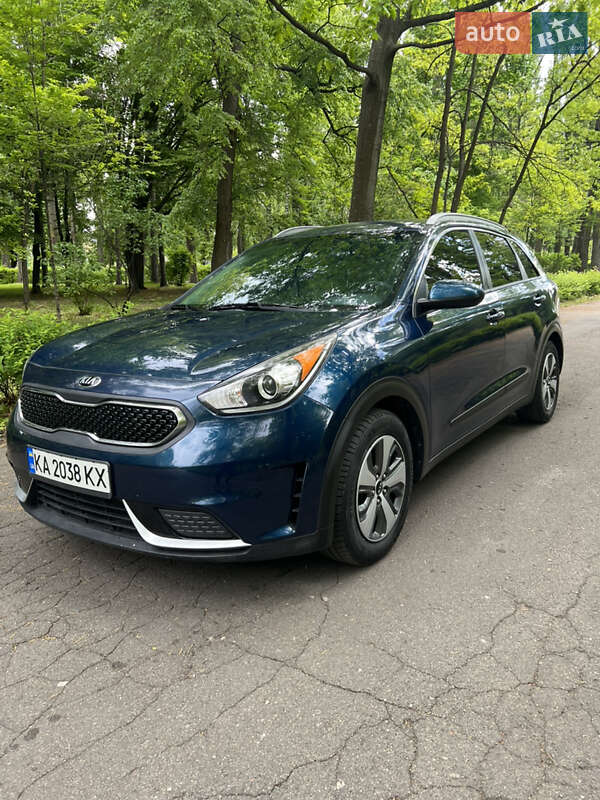 Внедорожник / Кроссовер Kia Niro 2017 в Киеве