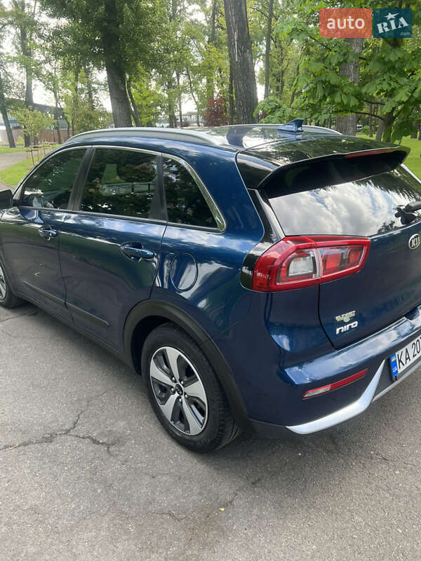 Внедорожник / Кроссовер Kia Niro 2017 в Киеве