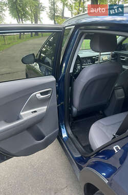 Позашляховик / Кросовер Kia Niro 2017 в Києві
