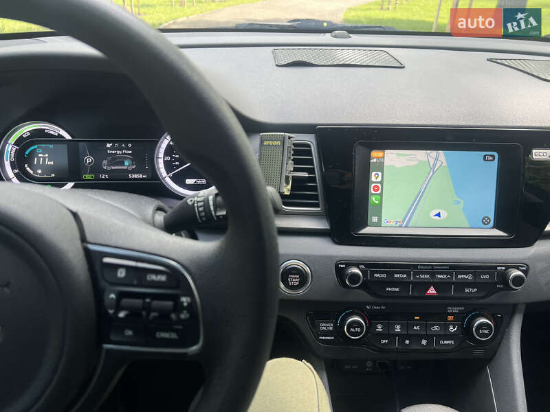 Внедорожник / Кроссовер Kia Niro 2017 в Киеве