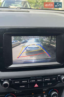 Позашляховик / Кросовер Kia Niro 2017 в Києві