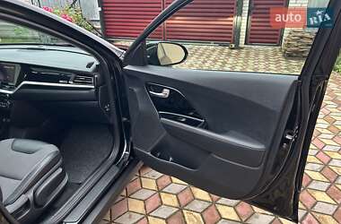 Внедорожник / Кроссовер Kia Niro 2022 в 