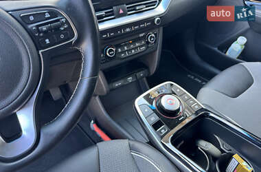 Внедорожник / Кроссовер Kia Niro 2021 в 