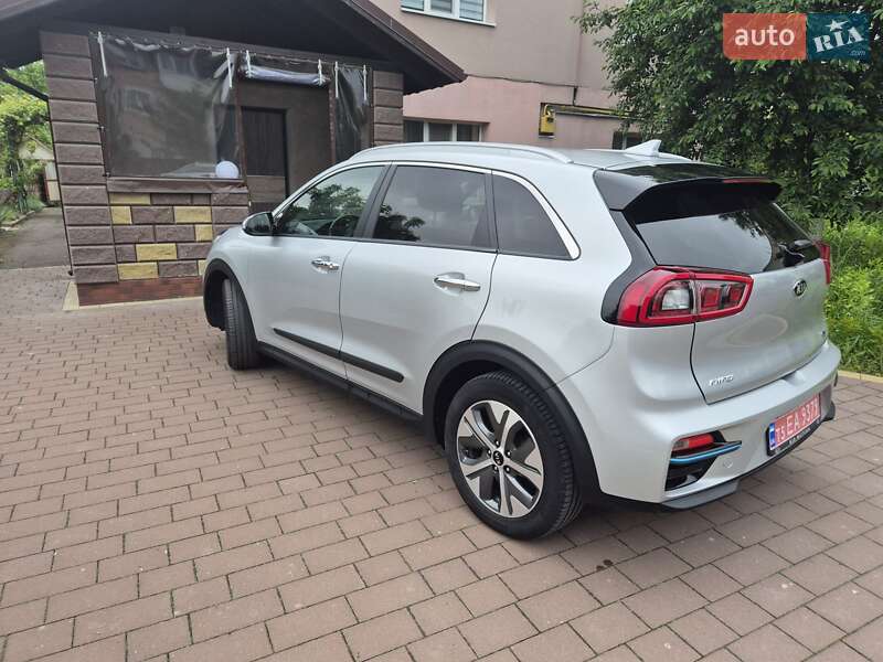 Внедорожник / Кроссовер Kia Niro 2019 в Дубно