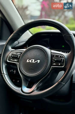 Внедорожник / Кроссовер Kia Niro 2021 в 