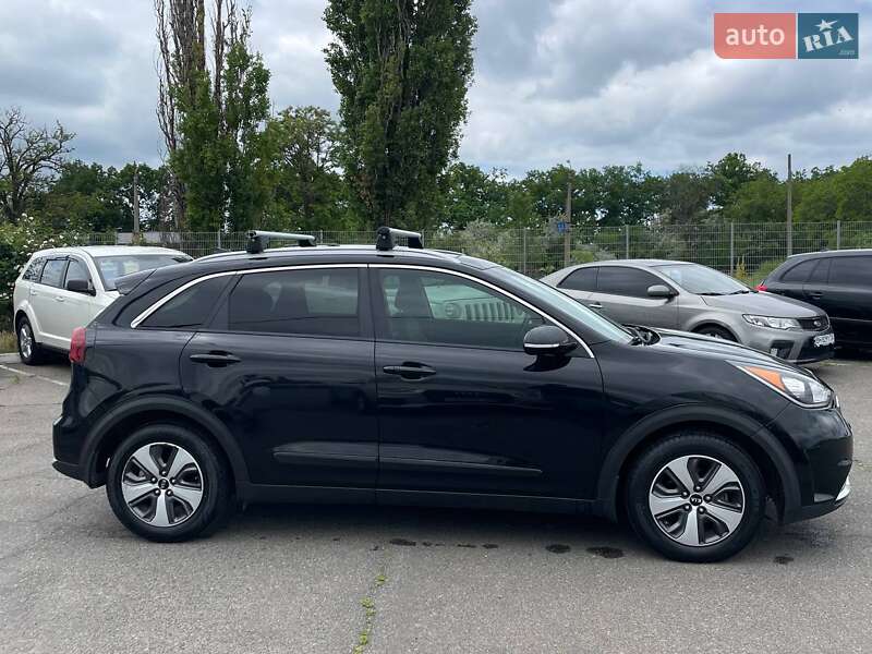 Внедорожник / Кроссовер Kia Niro 2017 в Одессе