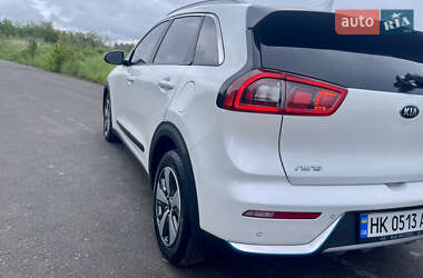 Внедорожник / Кроссовер Kia Niro 2017 в 