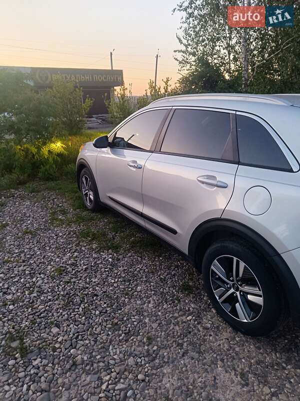 Внедорожник / Кроссовер Kia Niro 2020 в Черновцах фото 4 Внедорожник / Кроссовер Kia Niro 2020 в Черновцах